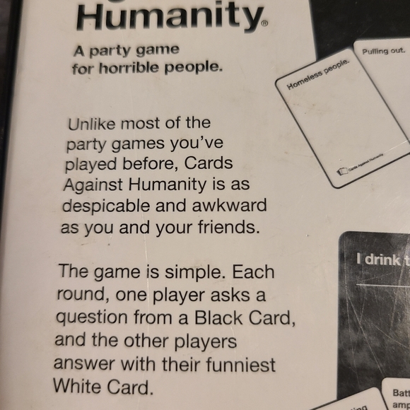Cards Against Humanity - Picture 5 of 9